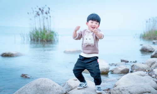 孩子身上小红点需要去医院吗-孩子身上起红点看什么科室专区_孩子身上出现小红点涂抹什么药专区_孩子身上起红点看什么科网